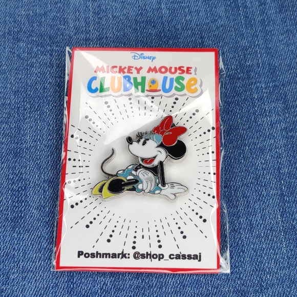 2/$20 DISNEY | Minnie Mouse Enamel Pin - Picture 3 of 4